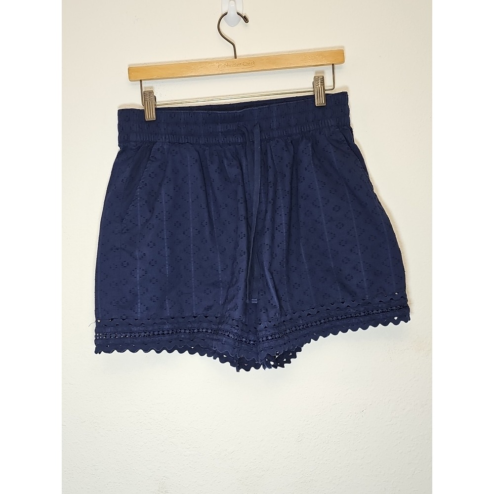 Crown & Ivy Navy Blue Eyelet Shorts Womens Size L Scalloped‎ Hem Preppy